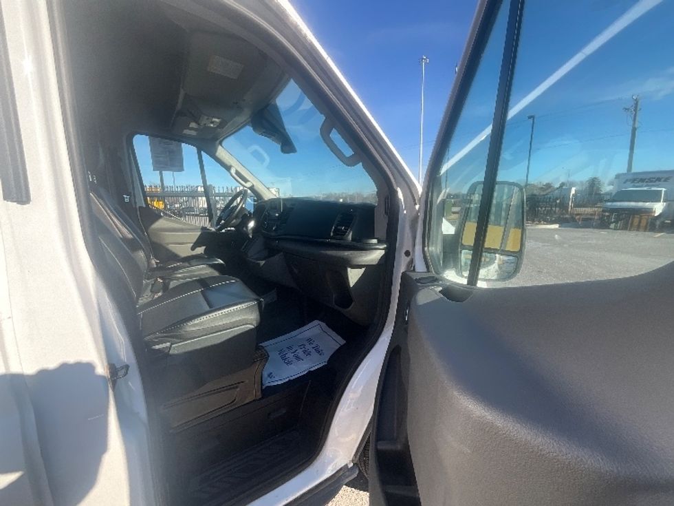 Cargo Van (Panel Van)-Light and Medium Duty Trucks-Ford-2023-Transit 250-Windsor-WI-30,567\n\t\tmiles-$ 61,500 - Image 18