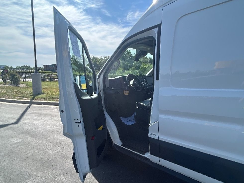 Cargo Van (Panel Van)-Light and Medium Duty Trucks-Ford-2023-Transit 250-Windsor-WI-41,558\n\t\tmiles-$ 50,250 - Image 12
