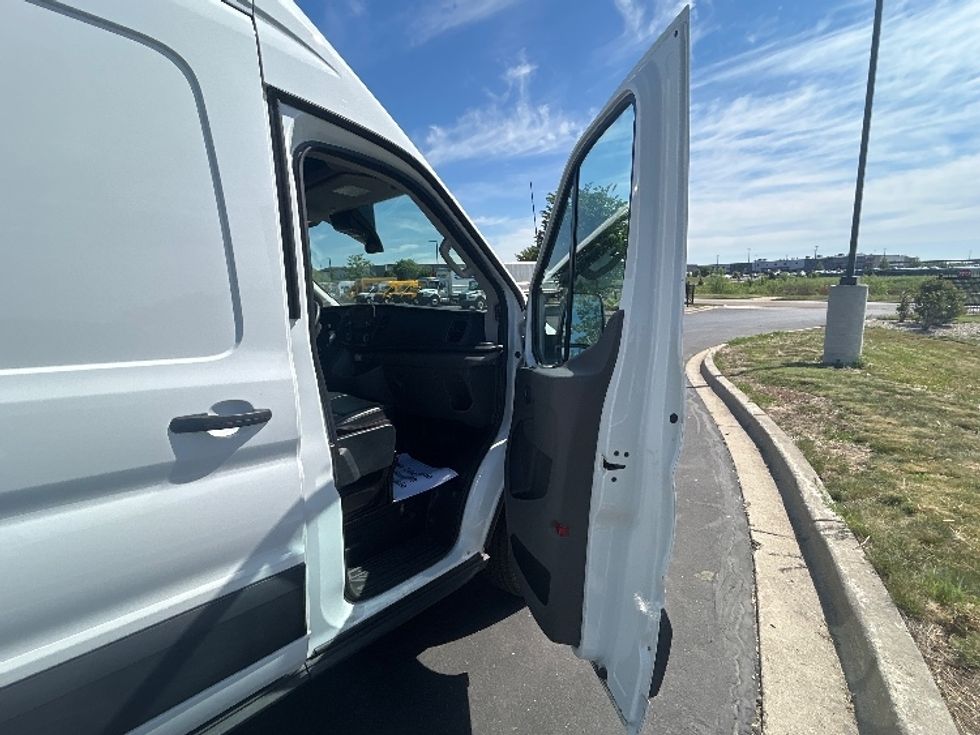 Cargo Van (Panel Van)-Light and Medium Duty Trucks-Ford-2023-Transit 250-Windsor-WI-41,558\n\t\tmiles-$ 50,250 - Image 16