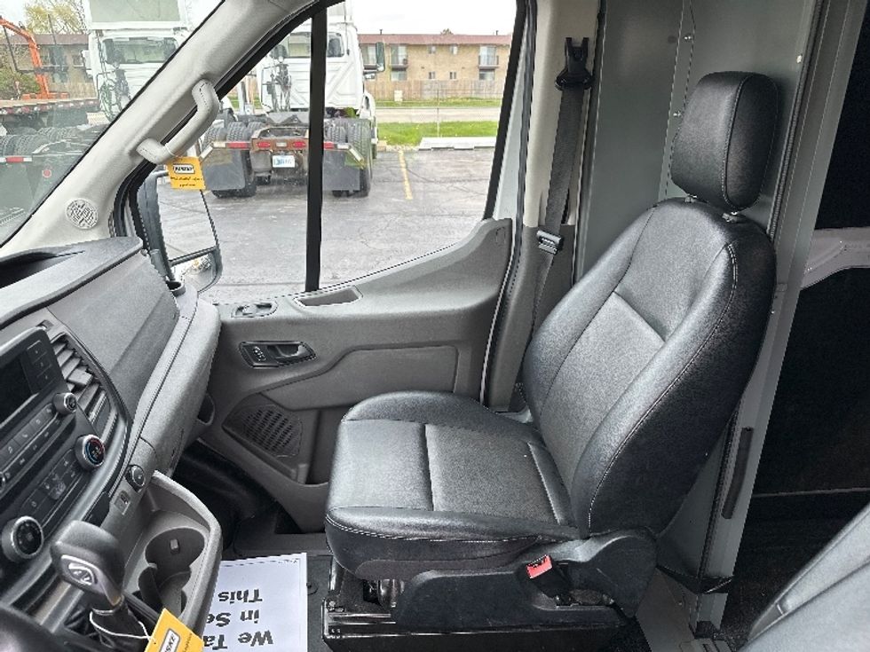 Cargo Van (Panel Van)-Light and Medium Duty Trucks-Ford-2023-Transit 250-Windsor-WI-45,233\n\t\tmiles-$ 46,000 - Image 19