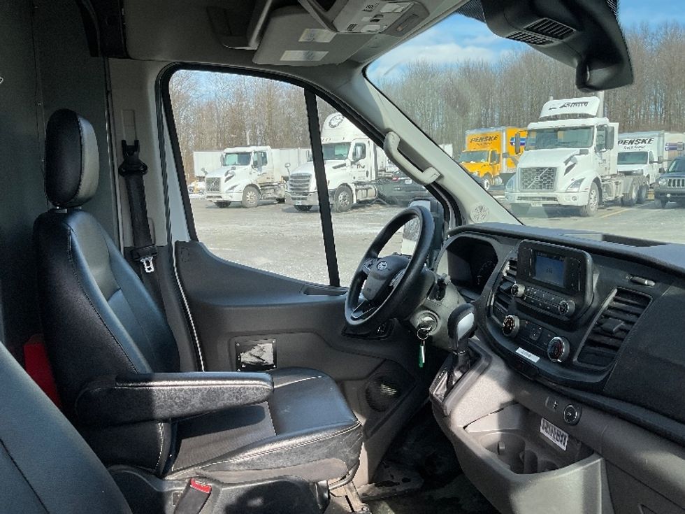 Cargo Van (Panel Van)-Light and Medium Duty Trucks-Ford-2023-Transit 250-Zelienople-PA-124,034\n\t\tmiles-$ 38,750 - Image 19