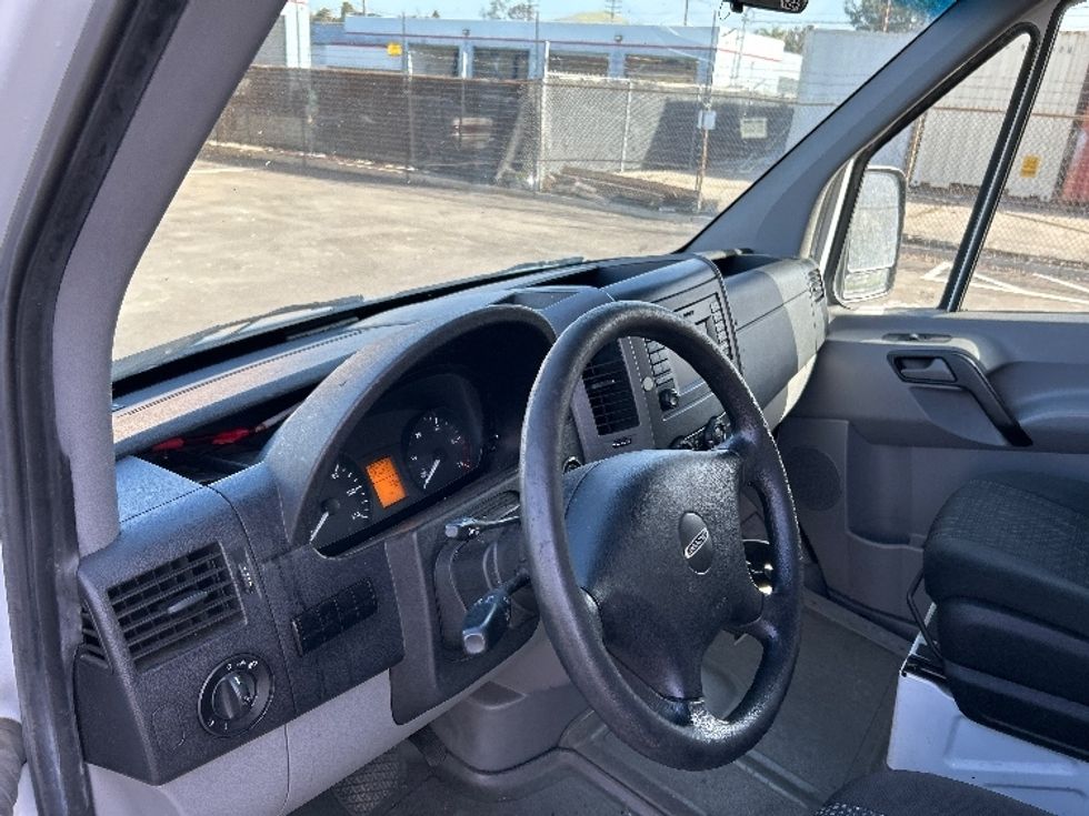 Cargo Van (Panel Van)-Light and Medium Duty Trucks-Freightliner-2015-Sprinter-Ventura-CA-198,780\n\t\tmiles-$ 16,500 - Image 16