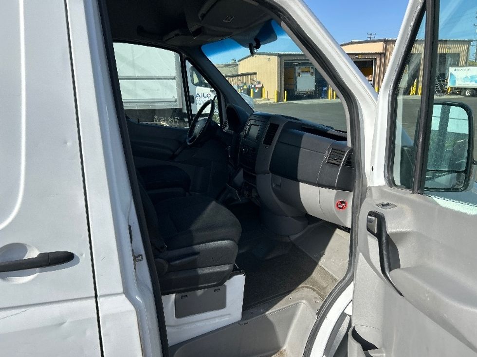 Cargo Van (Panel Van)-Light and Medium Duty Trucks-Freightliner-2015-Sprinter-Ventura-CA-198,780\n\t\tmiles-$ 16,500 - Image 19