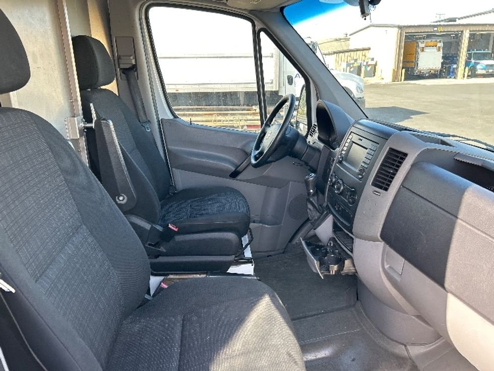 Cargo Van (Panel Van)-Light and Medium Duty Trucks-Freightliner-2015-Sprinter-Ventura-CA-198,780\n\t\tmiles-$ 16,500 - Image 21