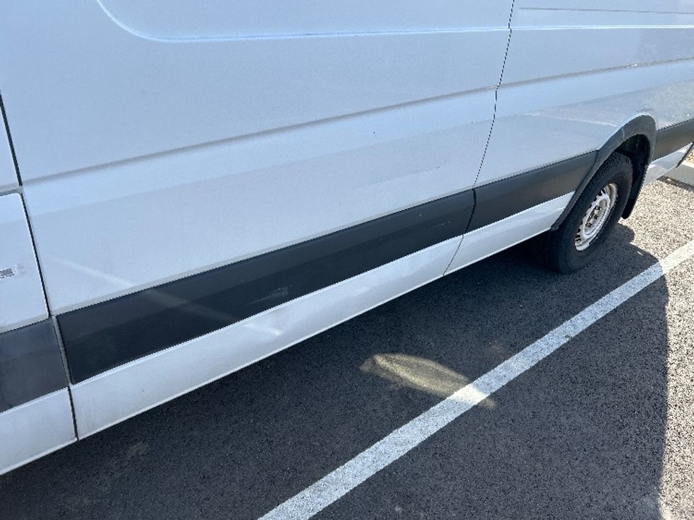 Cargo Van (Panel Van)-Light and Medium Duty Trucks-Freightliner-2015-Sprinter-Ventura-CA-198,780\n\t\tmiles-$ 16,500 - Image 26