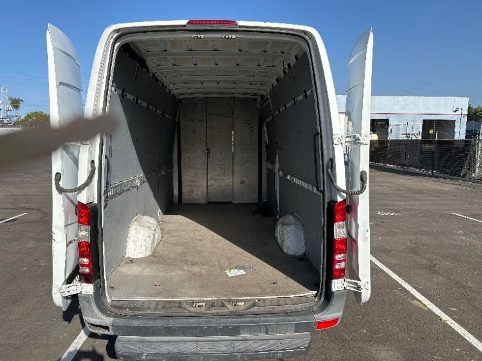 Cargo Van (Panel Van)-Light and Medium Duty Trucks-Freightliner-2015-Sprinter-Ventura-CA-198,780\n\t\tmiles-$ 16,500 - Image 8