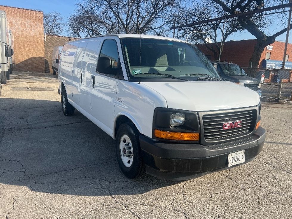 Used Cargo Vans for Sale in IL Penske Used Trucks