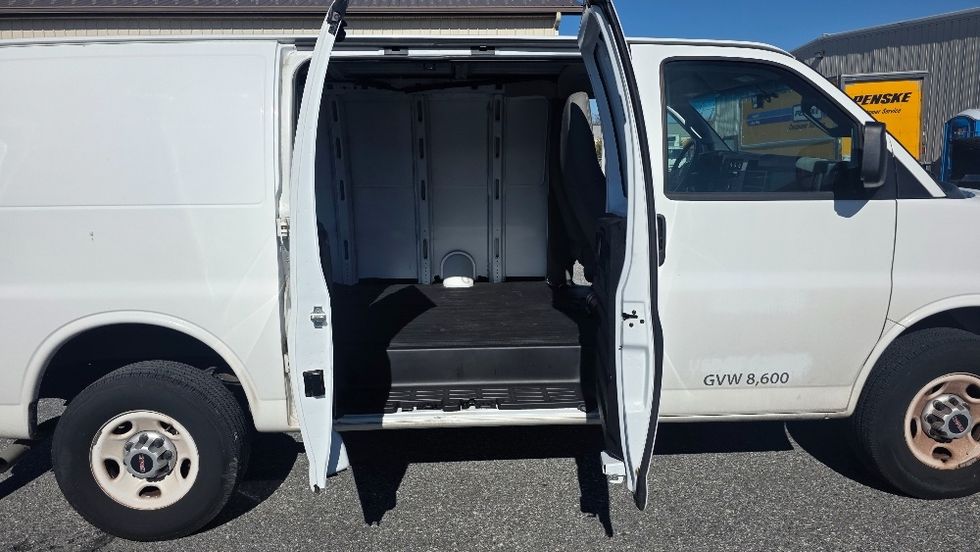 Cargo Van (Panel Van)-Light and Medium Duty Trucks-GMC-2018-Savana G23405-Milford-DE-7,174\n\t\tmiles-$ 29,250 - Image 24