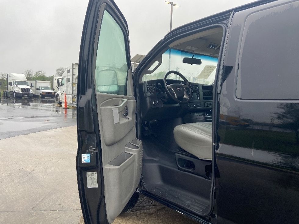Cargo Van (Panel Van)-Light and Medium Duty Trucks-GMC-2018-Savana G23405-San Antonio-TX-52,340\n\t\tmiles-$ 24,250 - Image 14