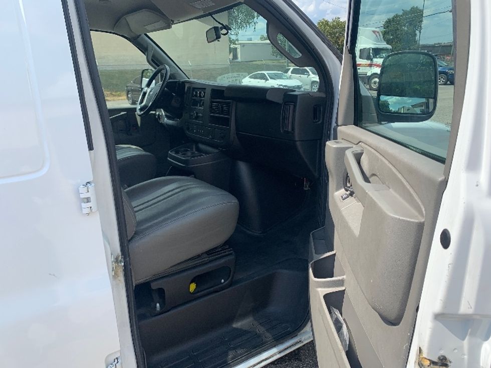Cargo Van (Panel Van)-Light and Medium Duty Trucks-GMC-2019-Savana G23405-Nashville (Mount Juliet)-TN-154,103\n\t\tmiles-$ 18,500 - Image 19