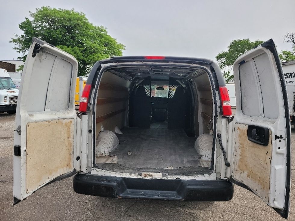 Cargo Van (Panel Van)-Light and Medium Duty Trucks-GMC-2019-Savana G23705-Chicago (Melrose Park)-IL-116,442\n\t\tmiles-$ 26,500 - Image 8