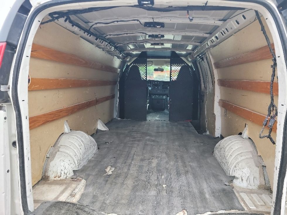 Cargo Van (Panel Van)-Light and Medium Duty Trucks-GMC-2019-Savana G23705-Chicago (Melrose Park)-IL-116,442\n\t\tmiles-$ 26,500 - Image 9