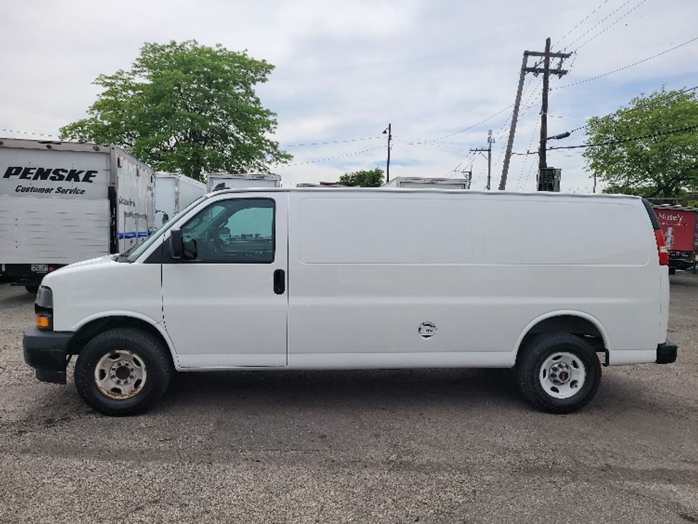 Cargo Van (Panel Van)-Light and Medium Duty Trucks-GMC-2019-Savana G23705-Chicago (Melrose Park)-IL-116,442\n\t\tmiles-$ 26,500 - Image 4