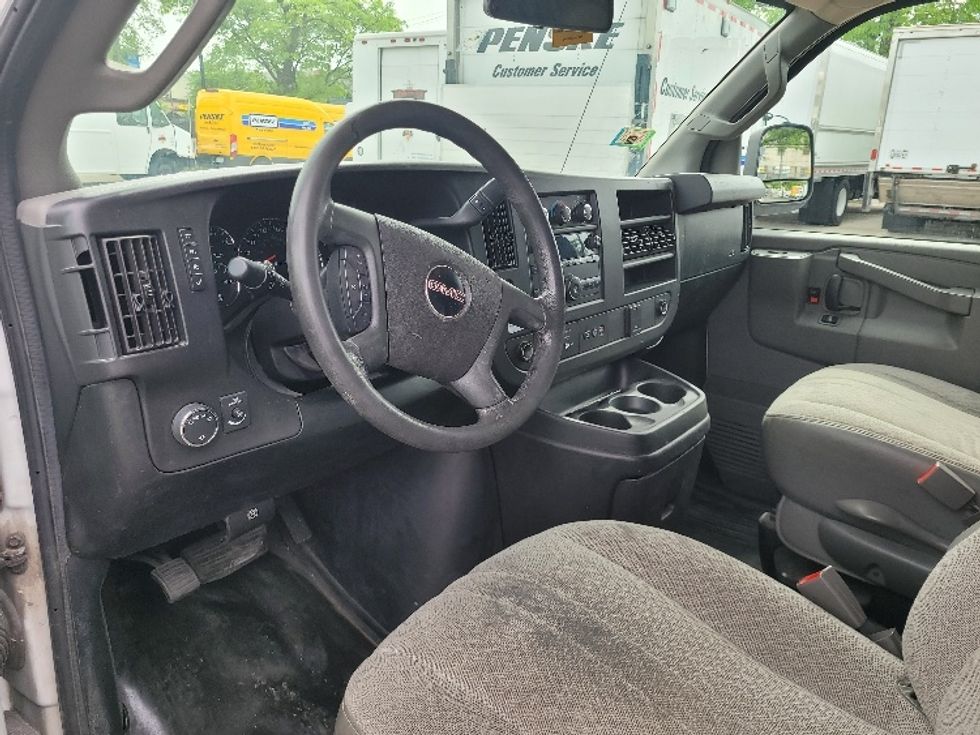 Cargo Van (Panel Van)-Light and Medium Duty Trucks-GMC-2019-Savana G23705-Chicago (Melrose Park)-IL-116,442\n\t\tmiles-$ 26,500 - Image 16