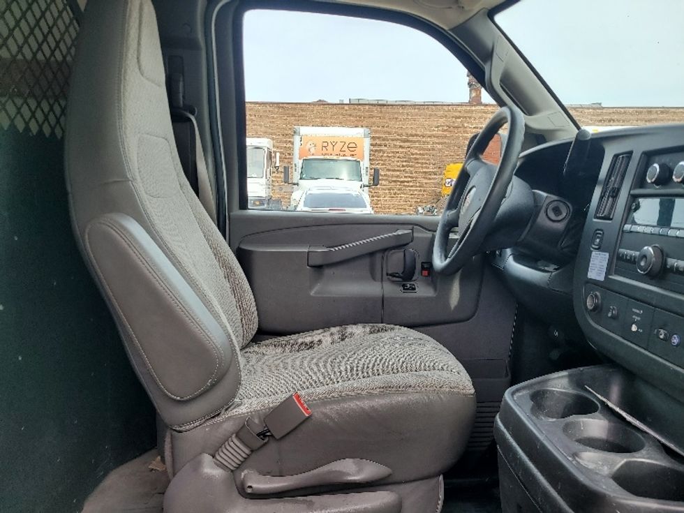 Cargo Van (Panel Van)-Light and Medium Duty Trucks-GMC-2019-Savana G23705-Chicago (Melrose Park)-IL-116,442\n\t\tmiles-$ 26,500 - Image 21