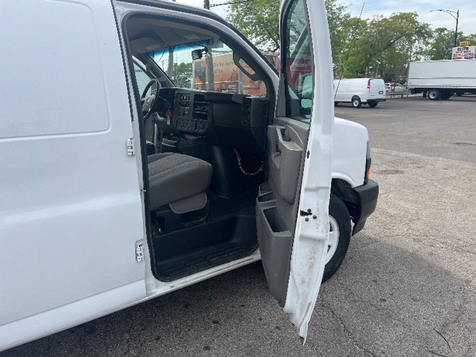 Cargo Van (Panel Van)-Light and Medium Duty Trucks-GMC-2019-Savana G23705-Chicago (Melrose Park)-IL-81,220\n\t\tmiles-$ 28,000 - Image 20