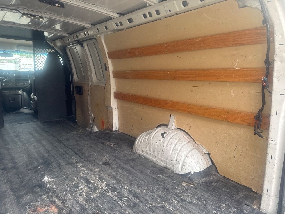 Cargo Van (Panel Van)-Light and Medium Duty Trucks-GMC-2019-Savana G23705-La Porte-IN-88,818\n\t\tmiles-$ 26,750 - Image 12
