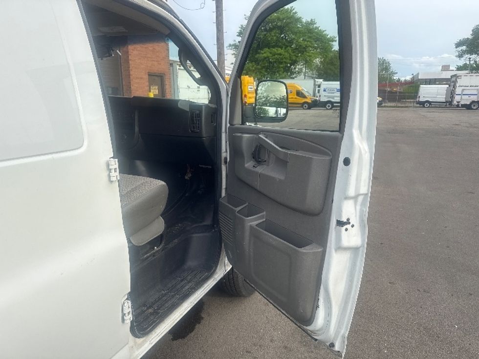 Cargo Van (Panel Van)-Light and Medium Duty Trucks-GMC-2019-Savana G23705-La Porte-IN-88,818\n\t\tmiles-$ 26,750 - Image 20