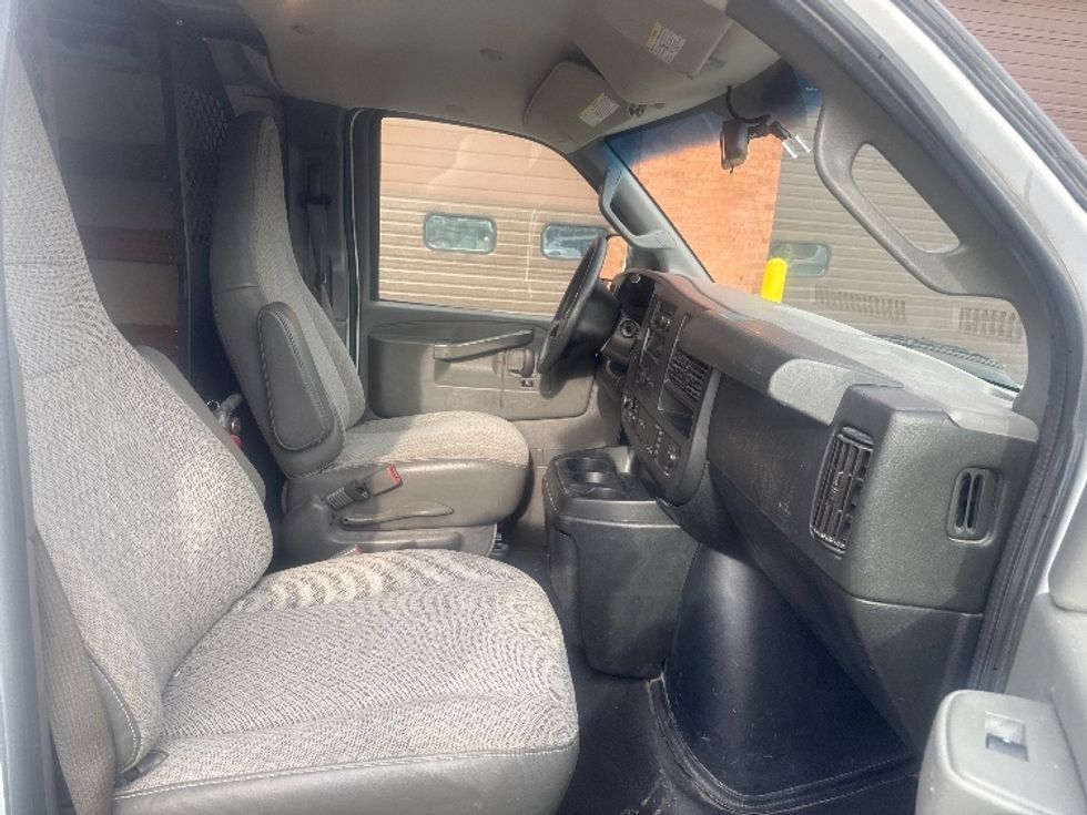 Cargo Van (Panel Van)-Light and Medium Duty Trucks-GMC-2019-Savana G23705-La Porte-IN-88,818\n\t\tmiles-$ 26,750 - Image 22