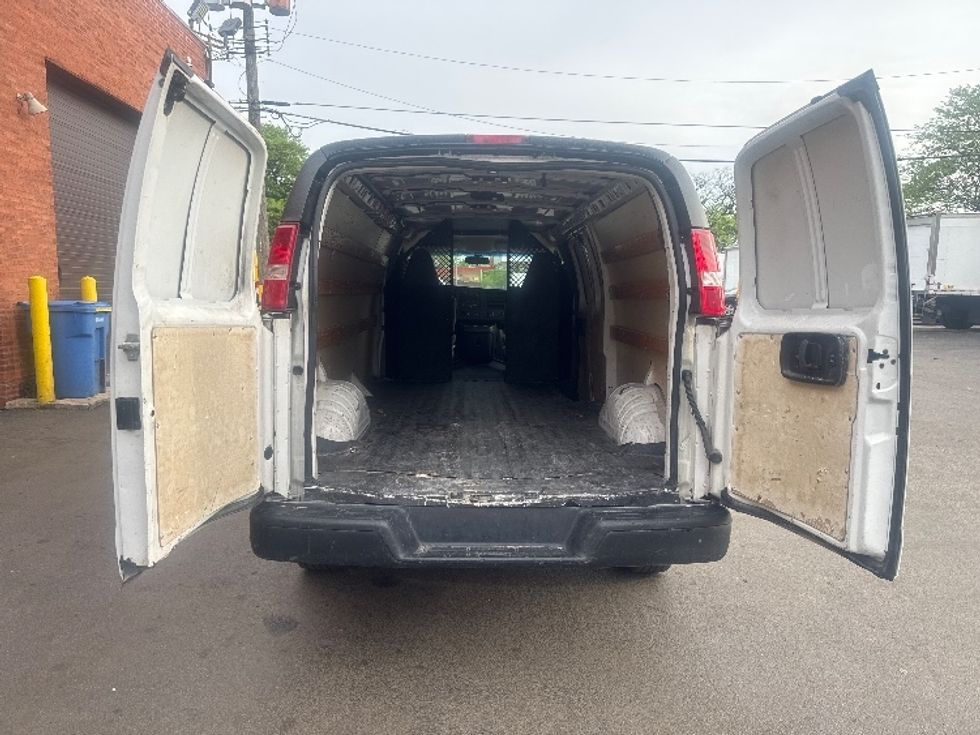 Cargo Van (Panel Van)-Light and Medium Duty Trucks-GMC-2019-Savana G23705-La Porte-IN-88,818\n\t\tmiles-$ 26,750 - Image 8