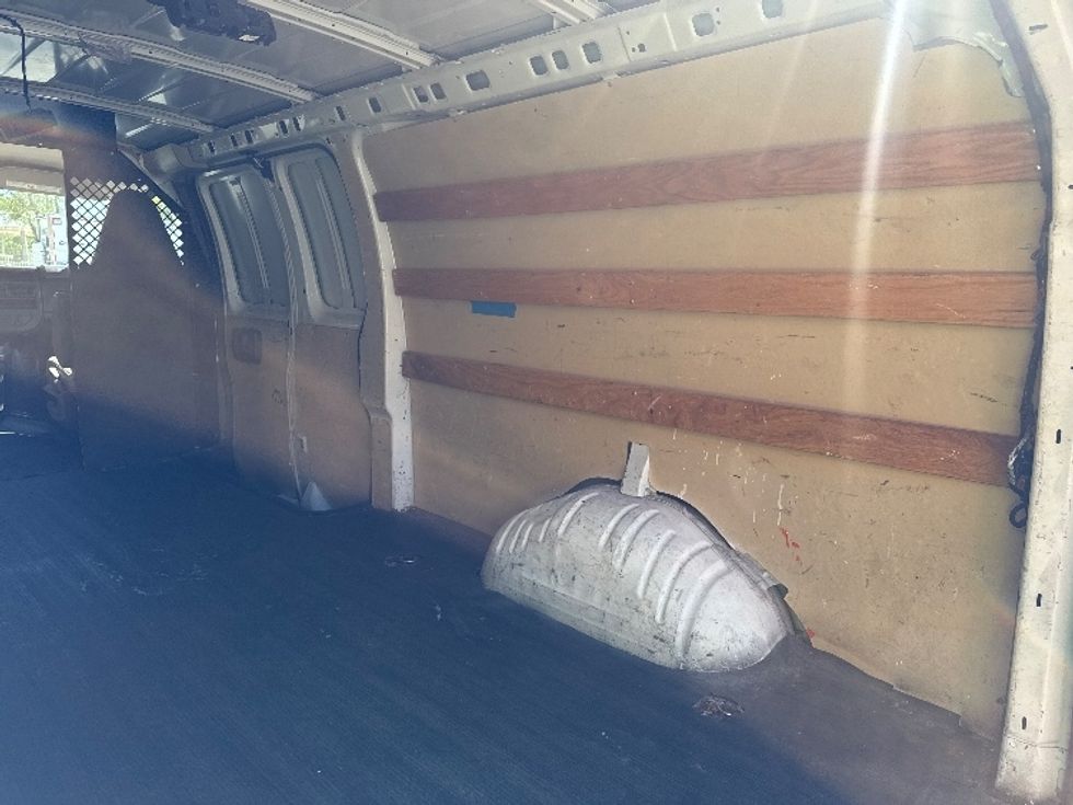 Cargo Van (Panel Van)-Light and Medium Duty Trucks-GMC-2019-Savana G23705-La Porte-IN-97,417\n\t\tmiles-$ 26,250 - Image 12