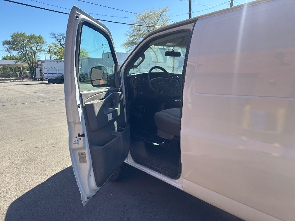 Cargo Van (Panel Van)-Light and Medium Duty Trucks-GMC-2019-Savana G23705-La Porte-IN-97,417\n\t\tmiles-$ 26,250 - Image 16