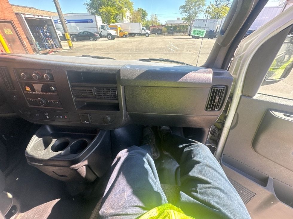 Cargo Van (Panel Van)-Light and Medium Duty Trucks-GMC-2019-Savana G23705-La Porte-IN-97,417\n\t\tmiles-$ 26,250 - Image 21