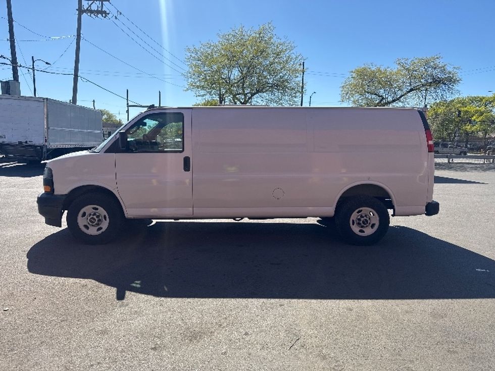 Cargo Van (Panel Van)-Light and Medium Duty Trucks-GMC-2019-Savana G23705-La Porte-IN-97,417\n\t\tmiles-$ 26,250 - Image 4