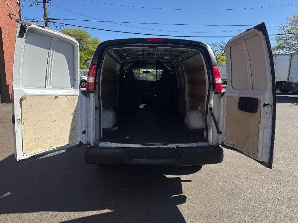 Cargo Van (Panel Van)-Light and Medium Duty Trucks-GMC-2019-Savana G23705-La Porte-IN-97,417\n\t\tmiles-$ 26,250 - Image 8