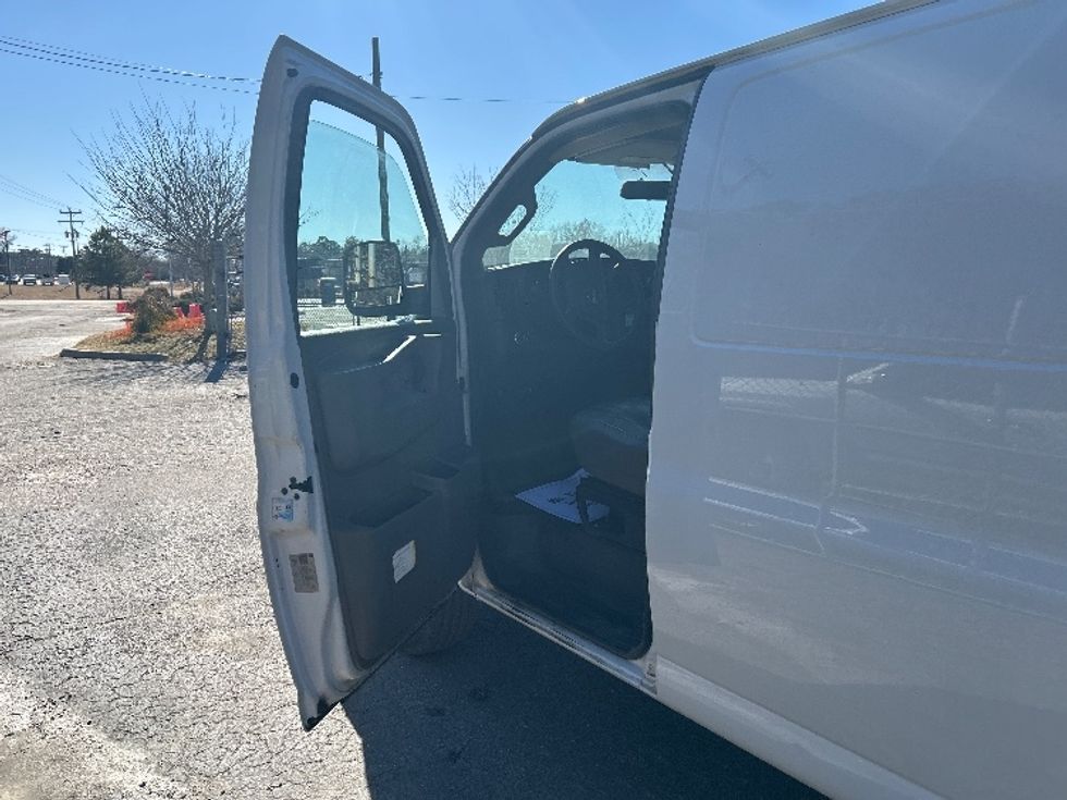 Cargo Van (Panel Van)-Light and Medium Duty Trucks-GMC-2019-Savana G23705-Prince George-VA-91,513\n\t\tmiles-$ 25,000 - Image 16