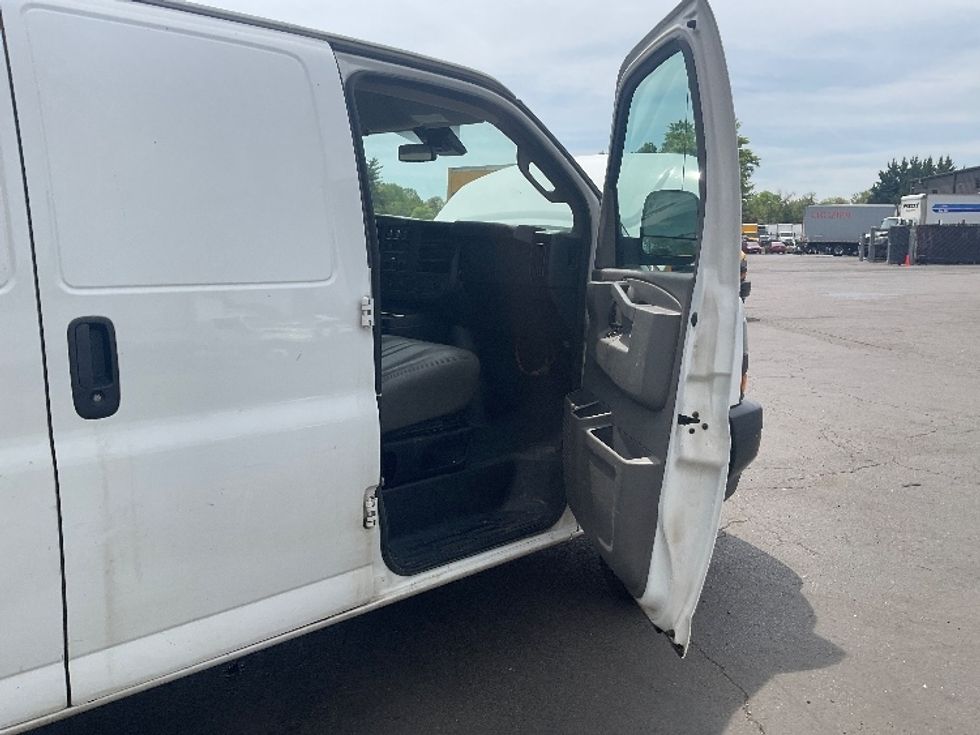 Cargo Van (Panel Van)-Light and Medium Duty Trucks-GMC-2020-Savana G23705-Capitol Heights-MD-127,461\n\t\tmiles-$ 23,750 - Image 20