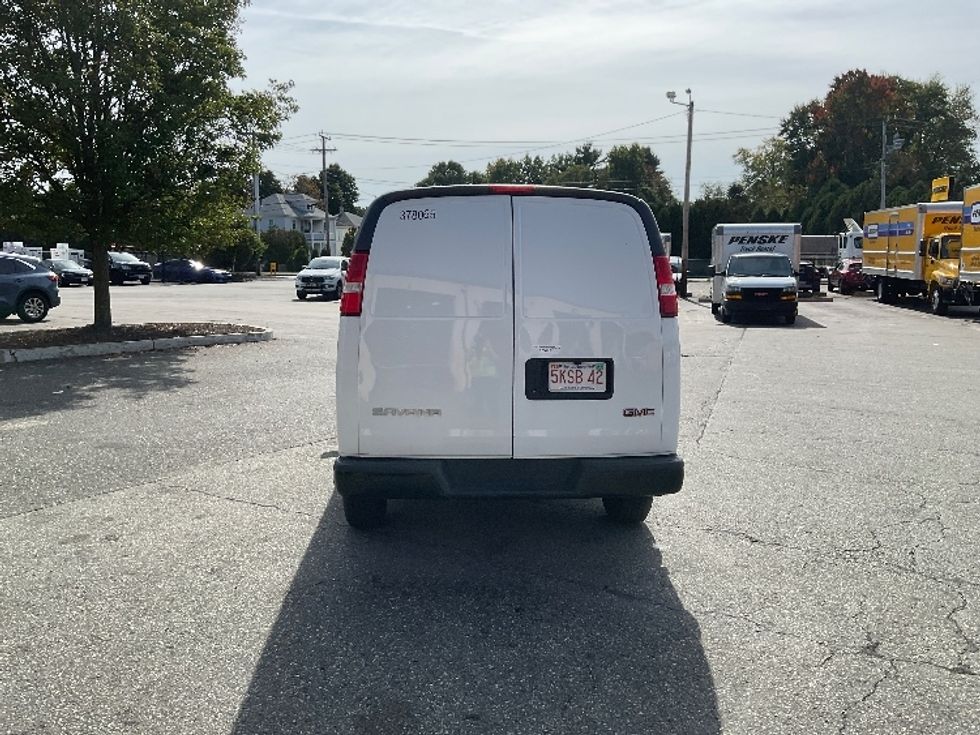 2020 Gmc Savana photo 2