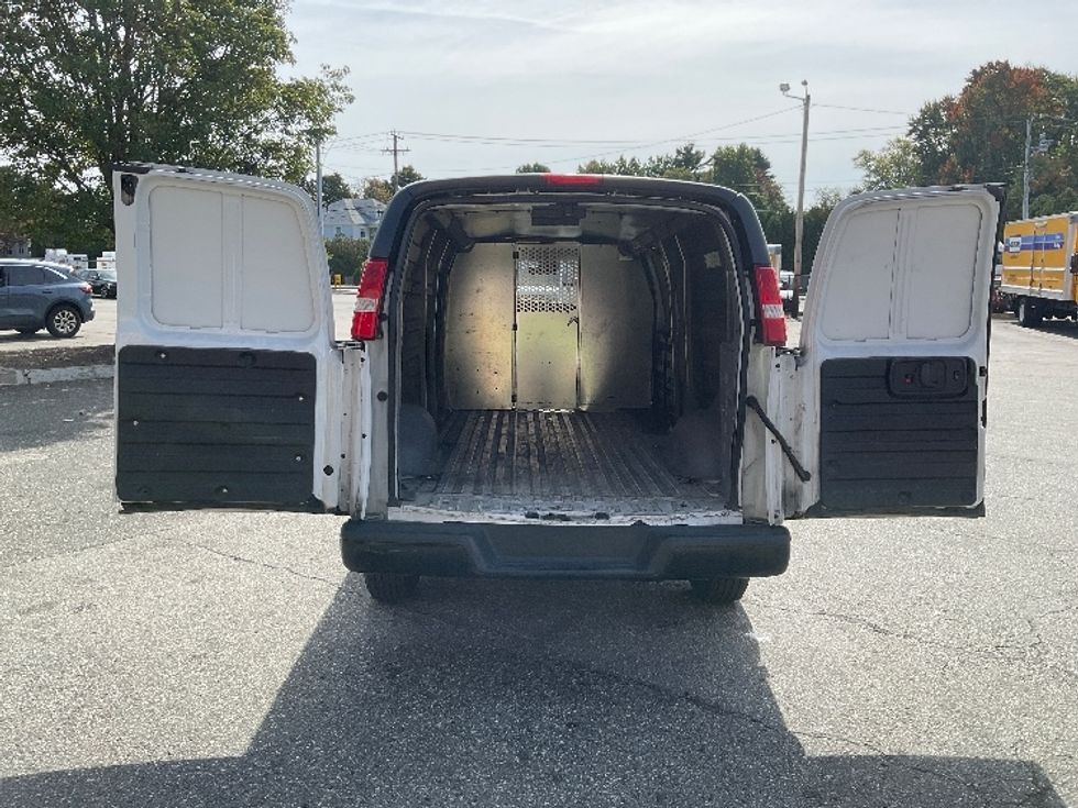 2020 Gmc Savana photo 3