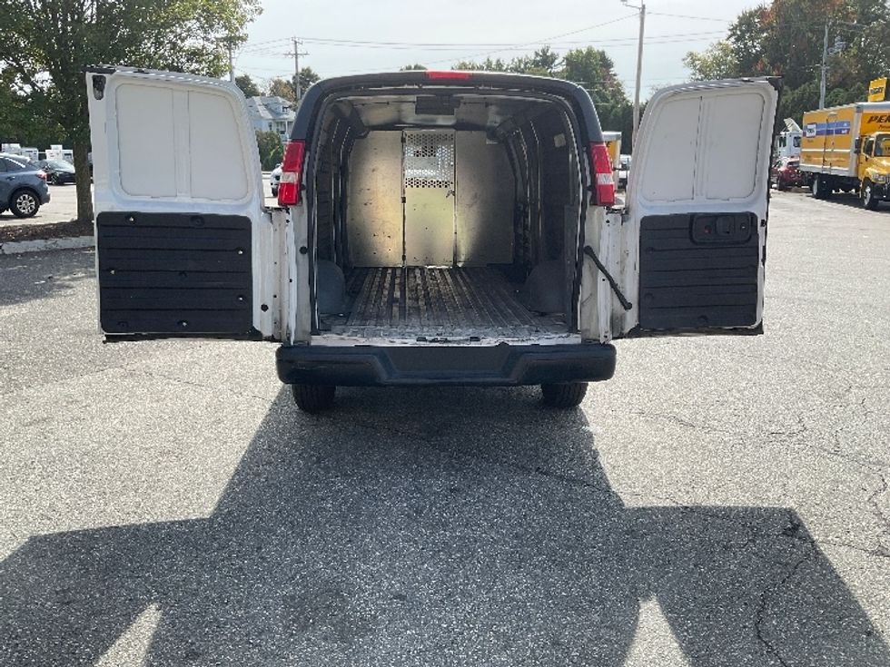 2020 Gmc Savana photo 4