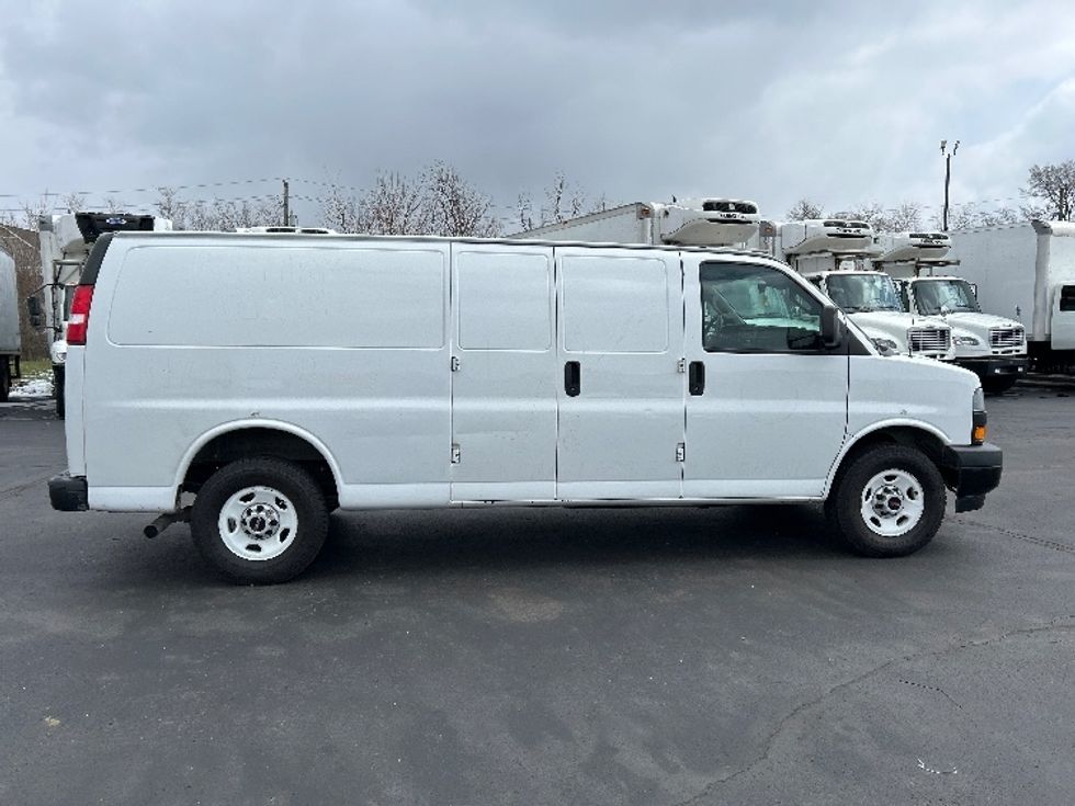 Cargo Van (Panel Van)-Light and Medium Duty Trucks-GMC-2020-Savana G23705-Indianapolis-IN-151,165\n\t\tmiles-$ 20,250 - Image 12