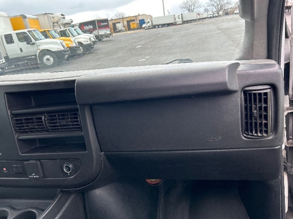 Cargo Van (Panel Van)-Light and Medium Duty Trucks-GMC-2020-Savana G23705-Indianapolis-IN-151,165\n\t\tmiles-$ 20,250 - Image 18