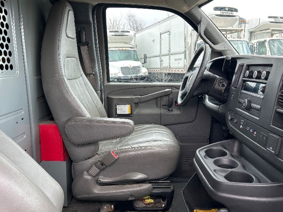 Cargo Van (Panel Van)-Light and Medium Duty Trucks-GMC-2020-Savana G23705-Indianapolis-IN-151,165\n\t\tmiles-$ 20,250 - Image 19
