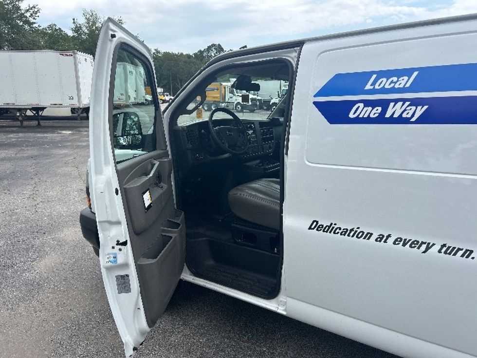 Cargo Van (Panel Van)-Light and Medium Duty Trucks-GMC-2020-Savana G23705-Jacksonville-FL-70,361\n\t\tmiles-$ 29,250 - Image 16