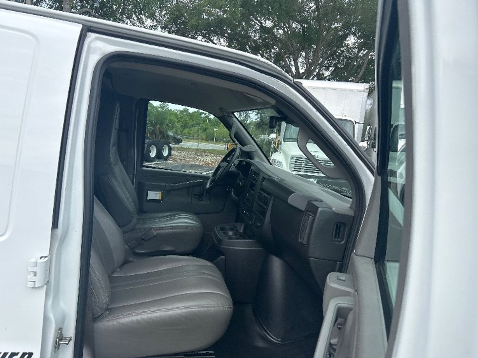 Cargo Van (Panel Van)-Light and Medium Duty Trucks-GMC-2020-Savana G23705-Jacksonville-FL-70,361\n\t\tmiles-$ 29,250 - Image 22