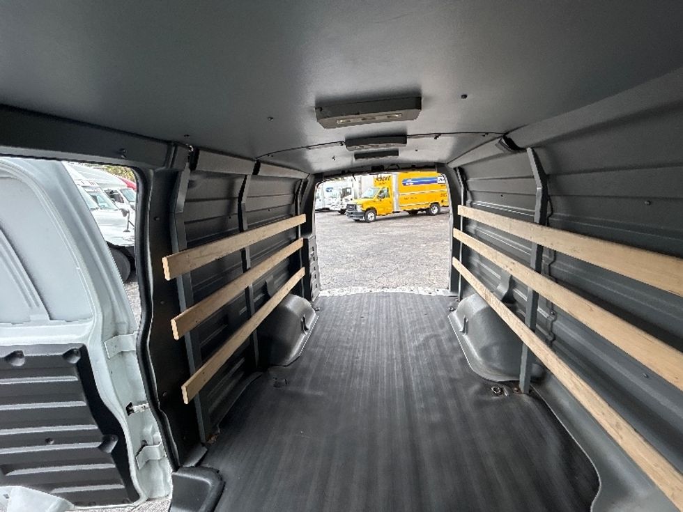 Cargo Van (Panel Van)-Light and Medium Duty Trucks-GMC-2020-Savana G23705-Jacksonville-FL-70,361\n\t\tmiles-$ 29,250 - Image 29