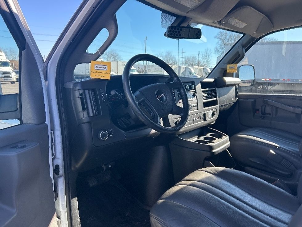 Cargo Van (Panel Van)-Light and Medium Duty Trucks-GMC-2020-Savana G23705-Kansas City-MO-64,399\n\t\tmiles-$ 28,250 - Image 15