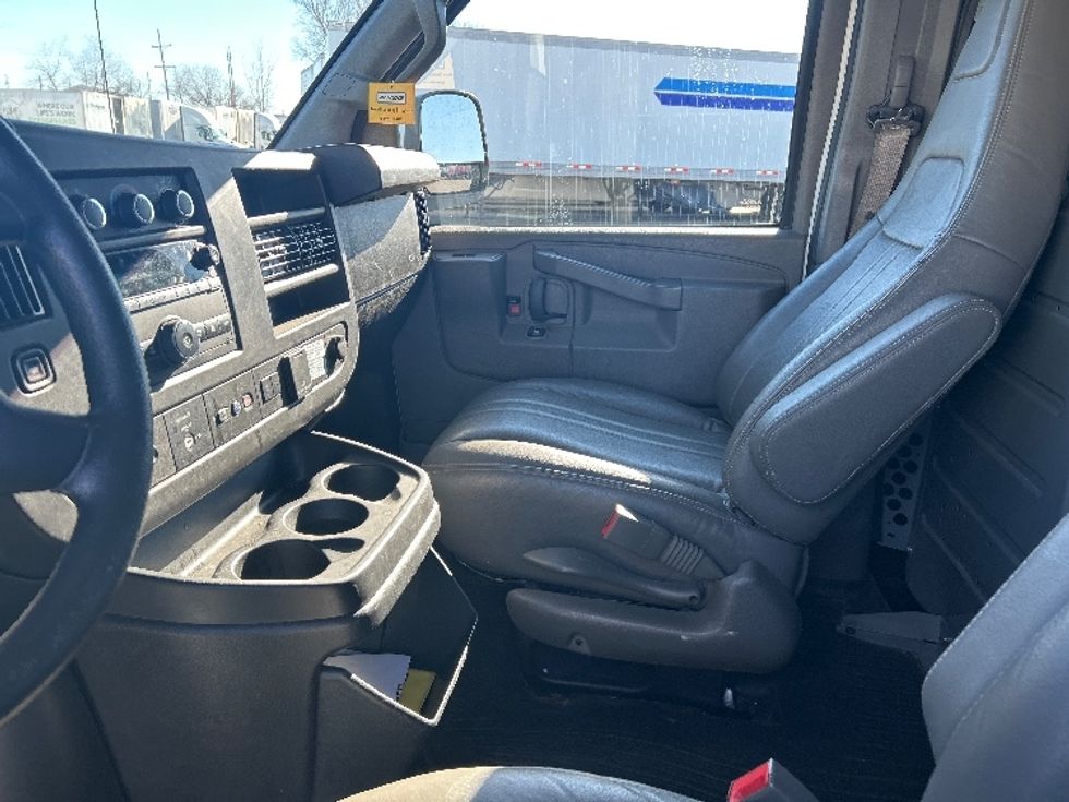 Cargo Van (Panel Van)-Light and Medium Duty Trucks-GMC-2020-Savana G23705-Kansas City-MO-64,399\n\t\tmiles-$ 28,250 - Image 18