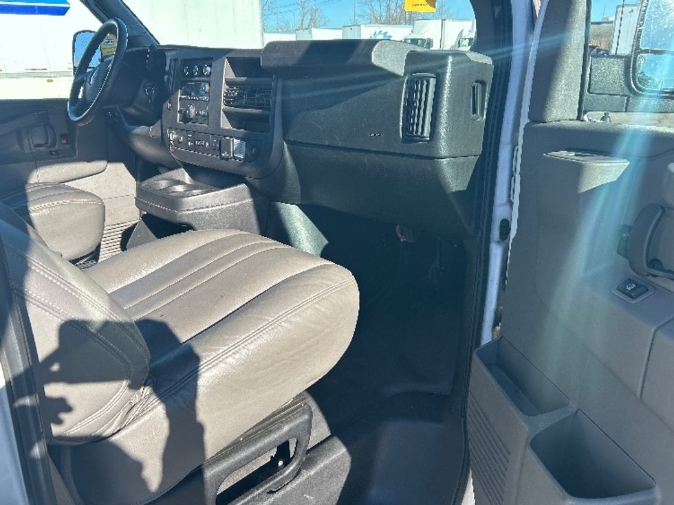 Cargo Van (Panel Van)-Light and Medium Duty Trucks-GMC-2020-Savana G23705-Kansas City-MO-64,399\n\t\tmiles-$ 28,250 - Image 19