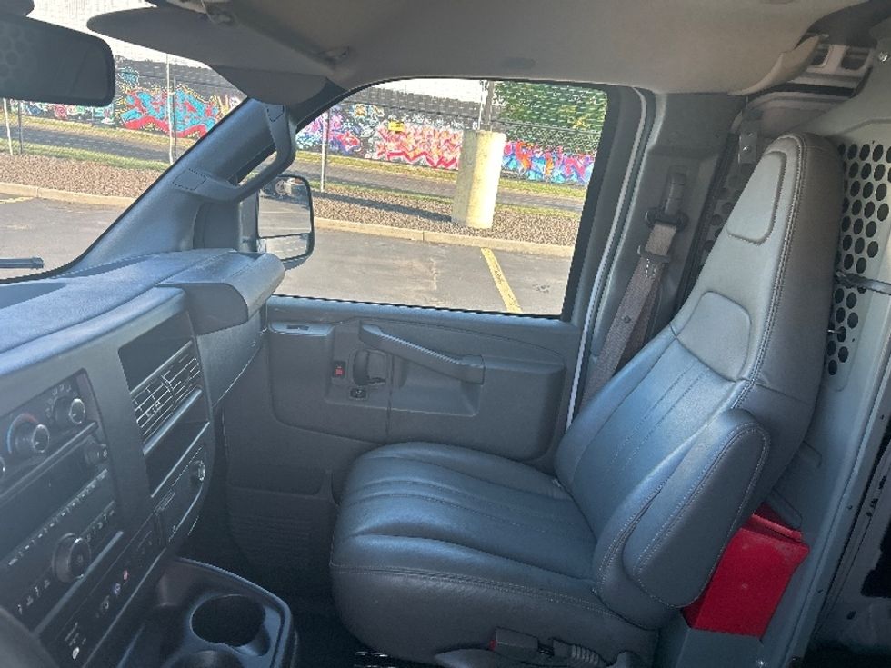 Cargo Van (Panel Van)-Light and Medium Duty Trucks-GMC-2020-Savana G23705-Montgomery-NY-128,323\n\t\tmiles-$ 21,250 - Image 17