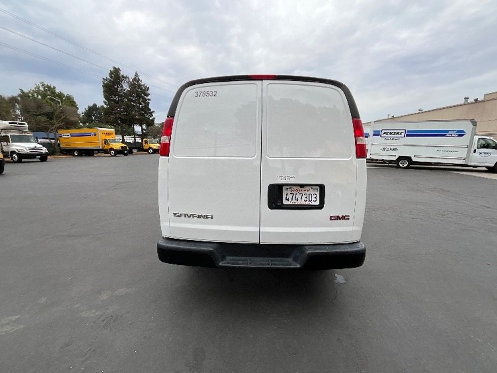 2020 Gmc Savana photo 2