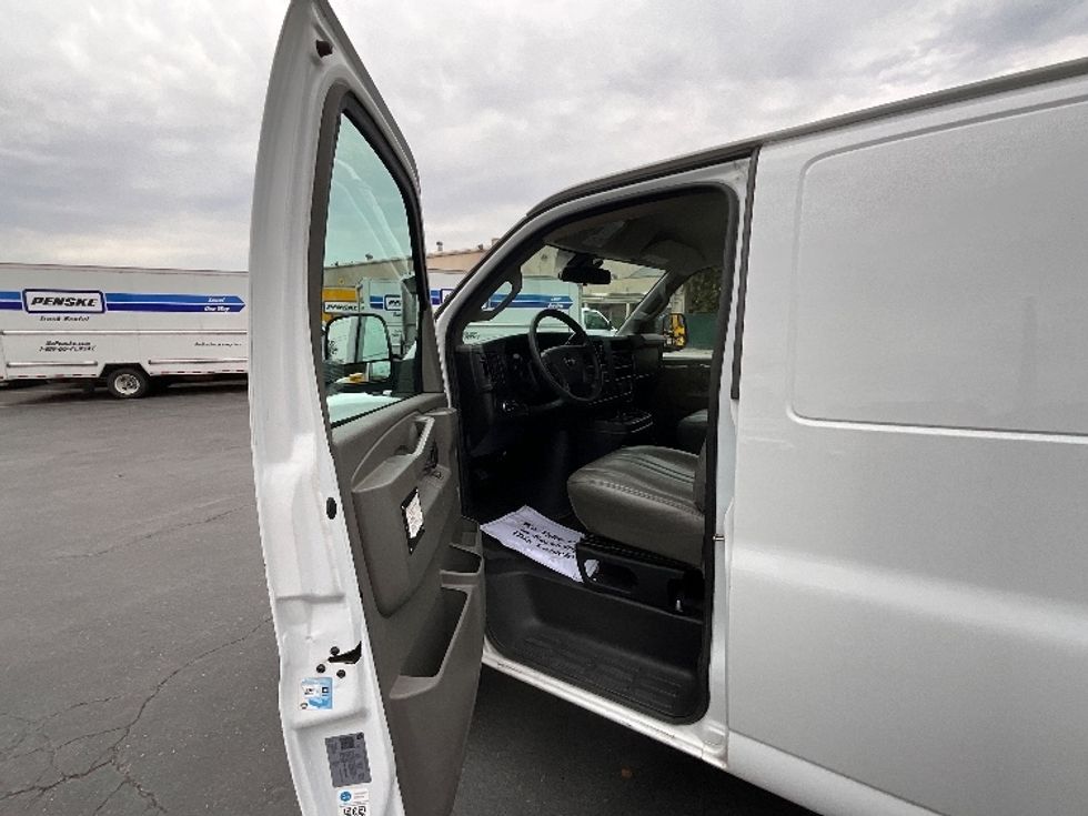 2020 Gmc Savana photo 8