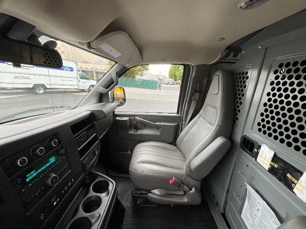 2020 Gmc Savana photo 11
