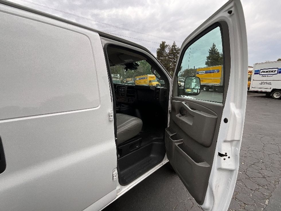 2020 Gmc Savana photo 12