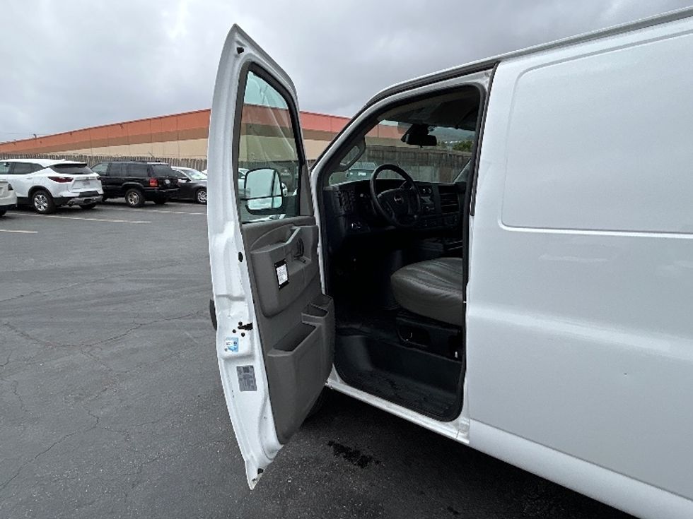 Cargo Van (Panel Van)-Light and Medium Duty Trucks-GMC-2020-Savana G23705-West Sacramento-CA-72,141\n\t\tmiles-$ 28,750 - Image 15