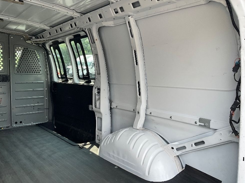 Cargo Van (Panel Van)-Light and Medium Duty Trucks-GMC-2020-Savana G33405-Hazleton-PA-59,788\n\t\tmiles-$ 27,500 - Image 10